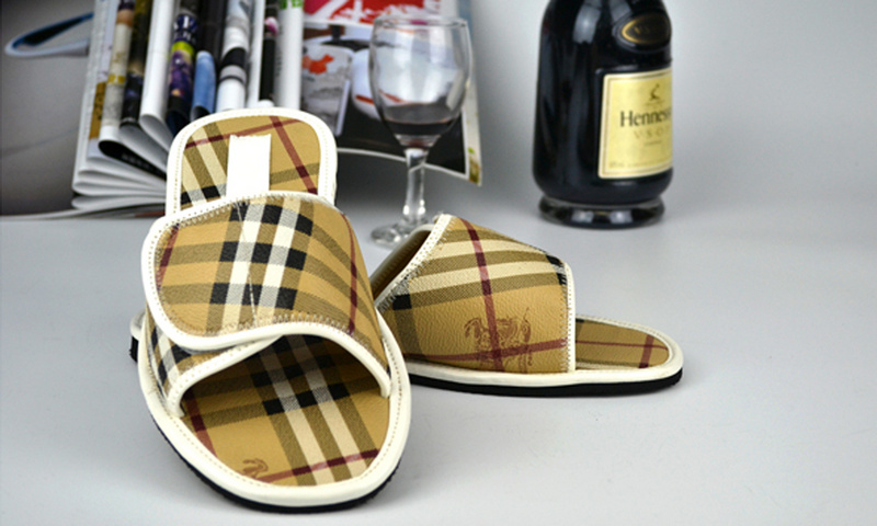 2017 Burbry slippers man 38-46-077